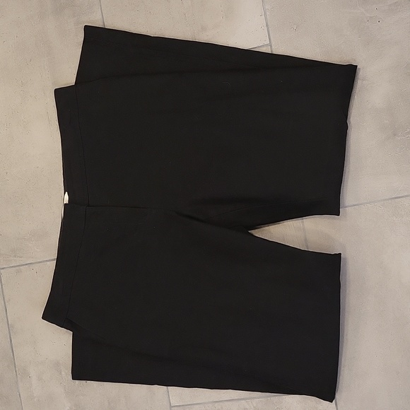 A bundle of Liz Claiborne pants - Picture 6 of 6